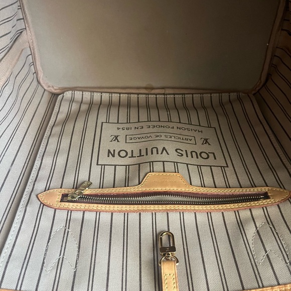 ❌SOLDDD ❌Louis Vuitton Neverfull MM - Picture 7 of 14